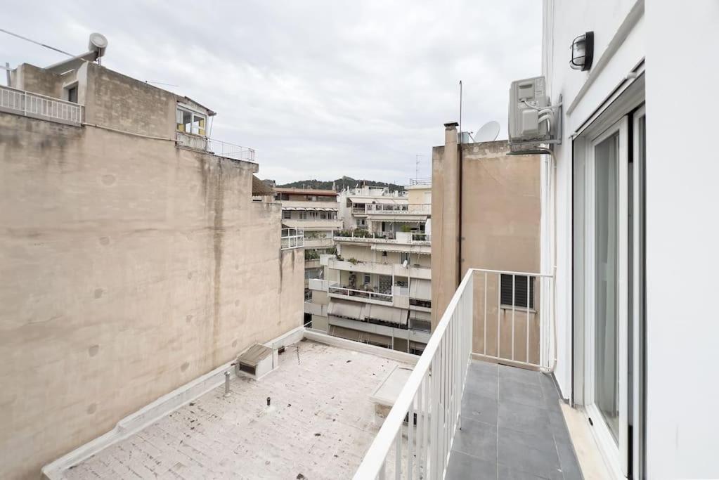 Spacious Penthouse Near Downtown Athena Bagian luar foto