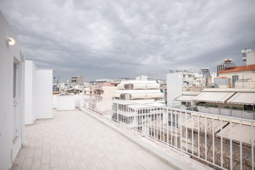 Spacious Penthouse Near Downtown Athena Bagian luar foto