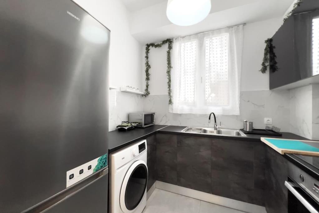 Spacious Penthouse Near Downtown Athena Bagian luar foto