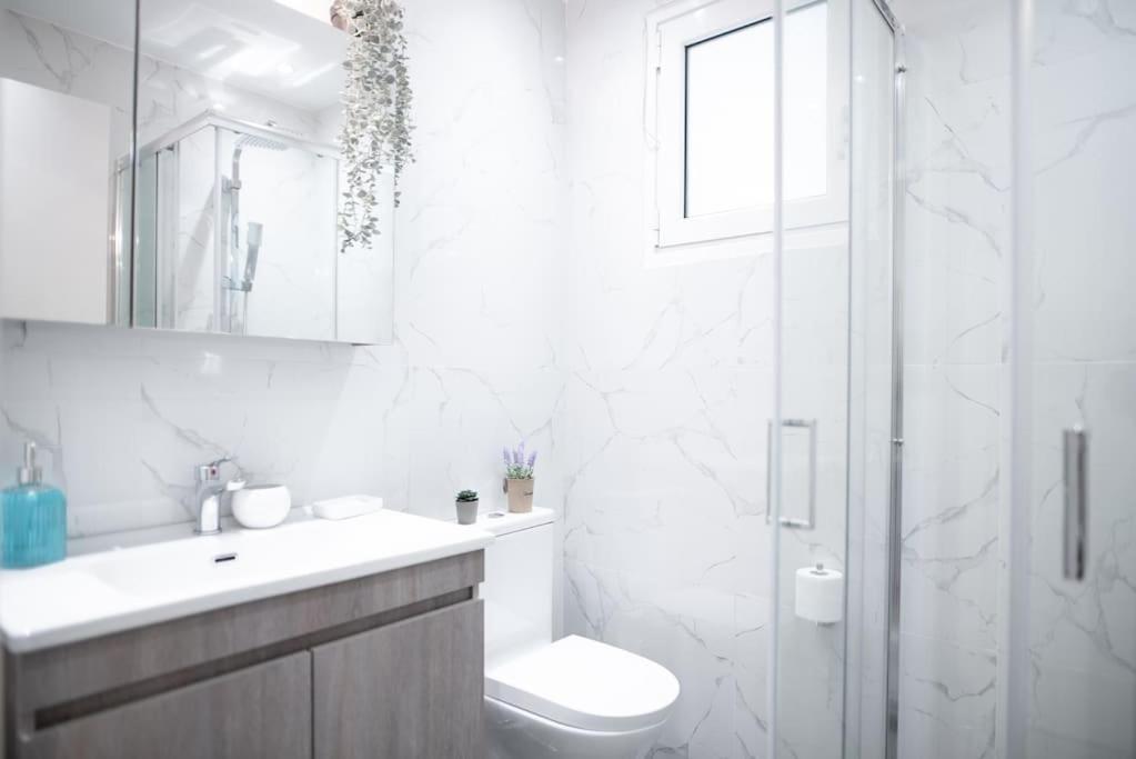 Spacious Penthouse Near Downtown Athena Bagian luar foto
