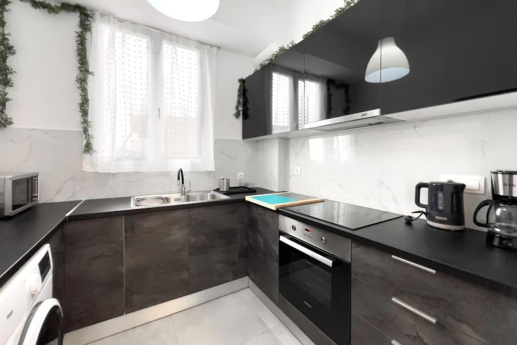 Spacious Penthouse Near Downtown Athena Bagian luar foto
