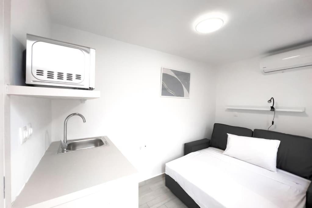 Spacious Penthouse Near Downtown Athena Bagian luar foto