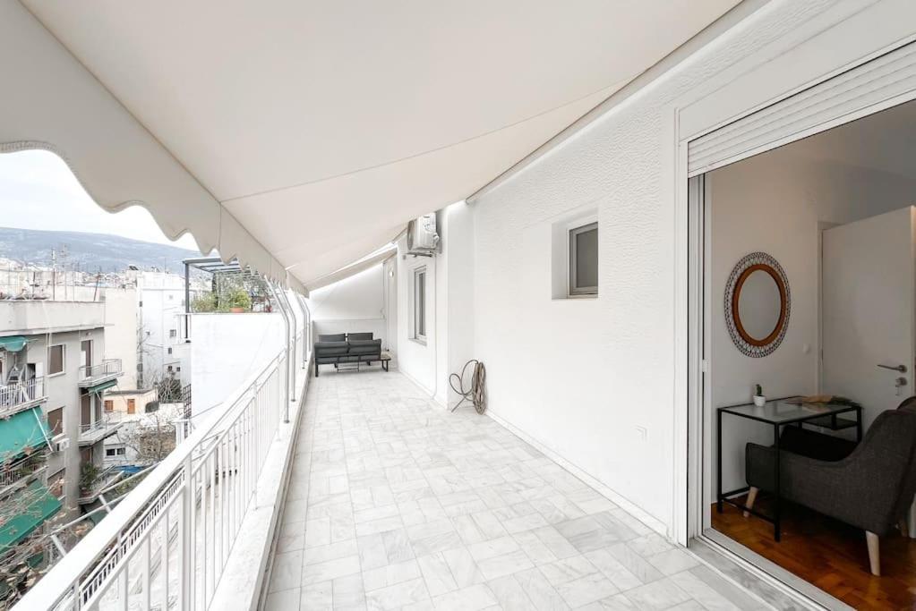 Spacious Penthouse Near Downtown Athena Bagian luar foto