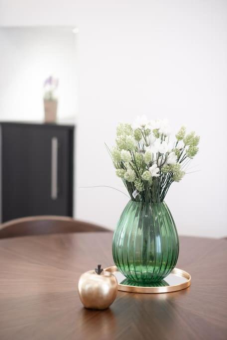 Spacious Penthouse Near Downtown Athena Bagian luar foto