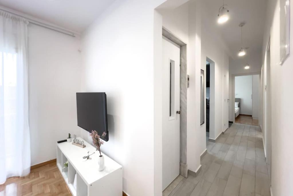 Spacious Penthouse Near Downtown Athena Bagian luar foto