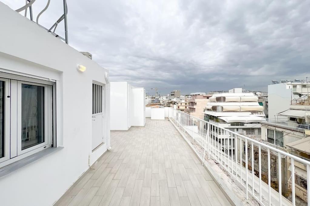 Spacious Penthouse Near Downtown Athena Bagian luar foto
